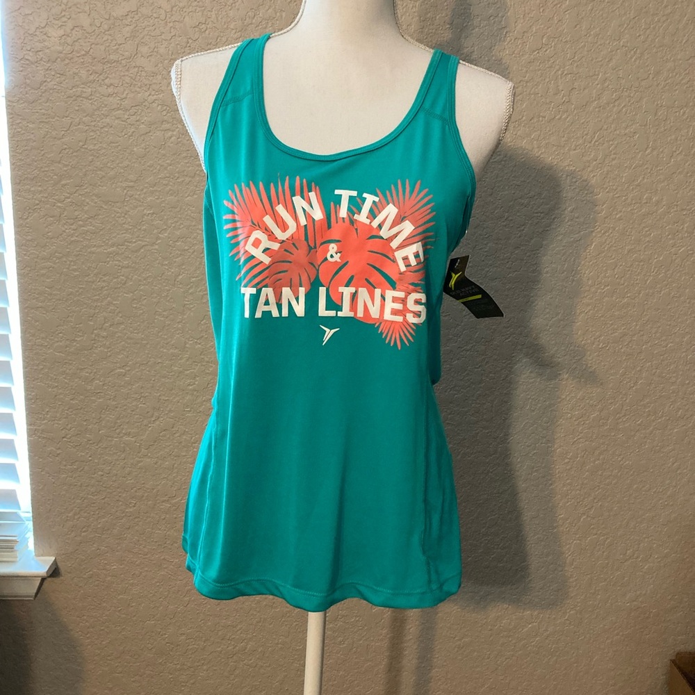 Old Navy Active razorback tee! NWT